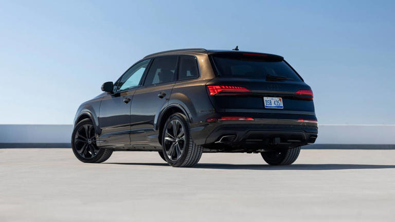 Audi has great October lease deals for the outgoing Q7