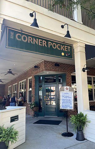 Customer outraged over mandatory 20 percent tip for ordering from bar ...