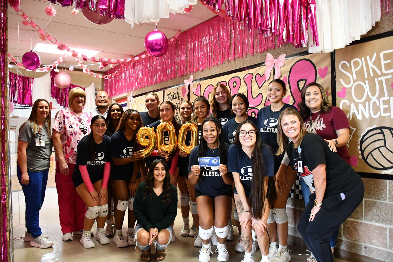 Plainview Lady Bulldogs turn volleyball match into mammogram fundraiser