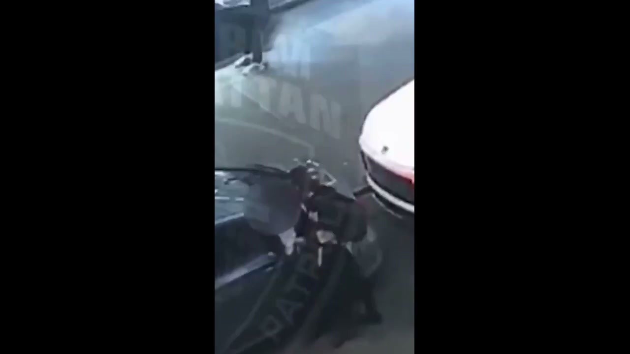 Woman stalks Jewish man in NYC, jabs him with sharp object