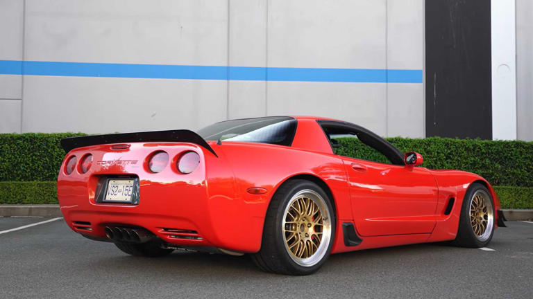 This modified C5 Z06 build proves analog driving feel still beats the ...