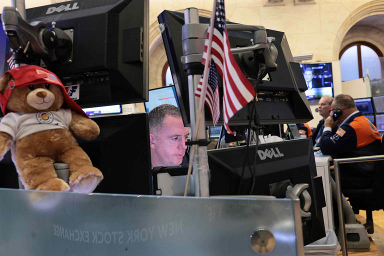 Stock market today: Nasdaq, S&P 500 plunge, led lower by tech stocks ...