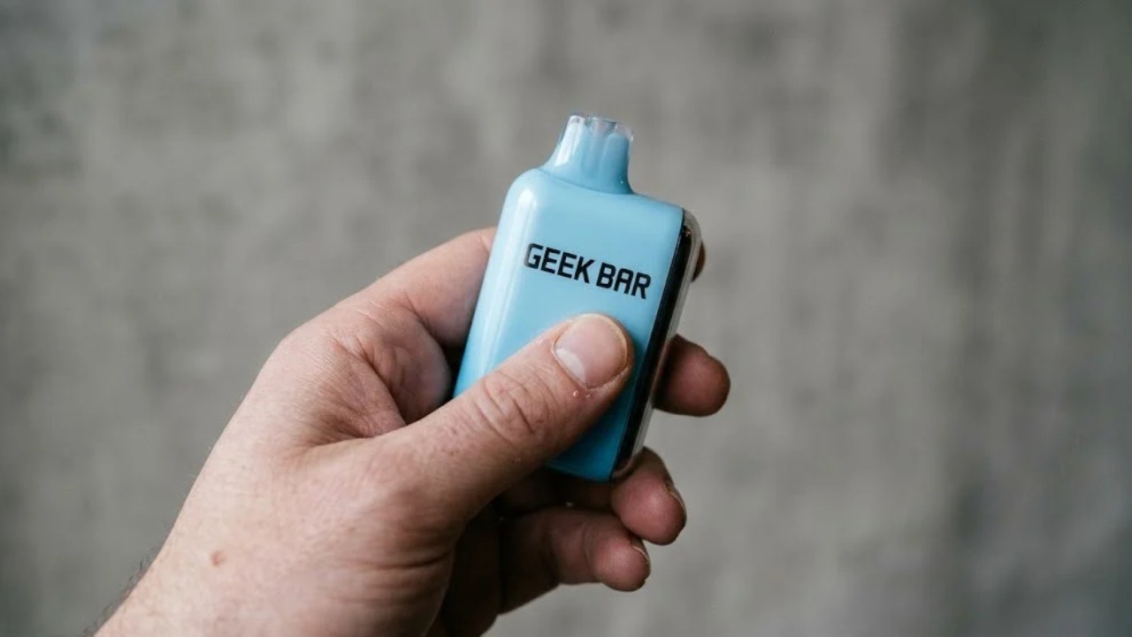 49% choose strong nicotine among young daily vapers