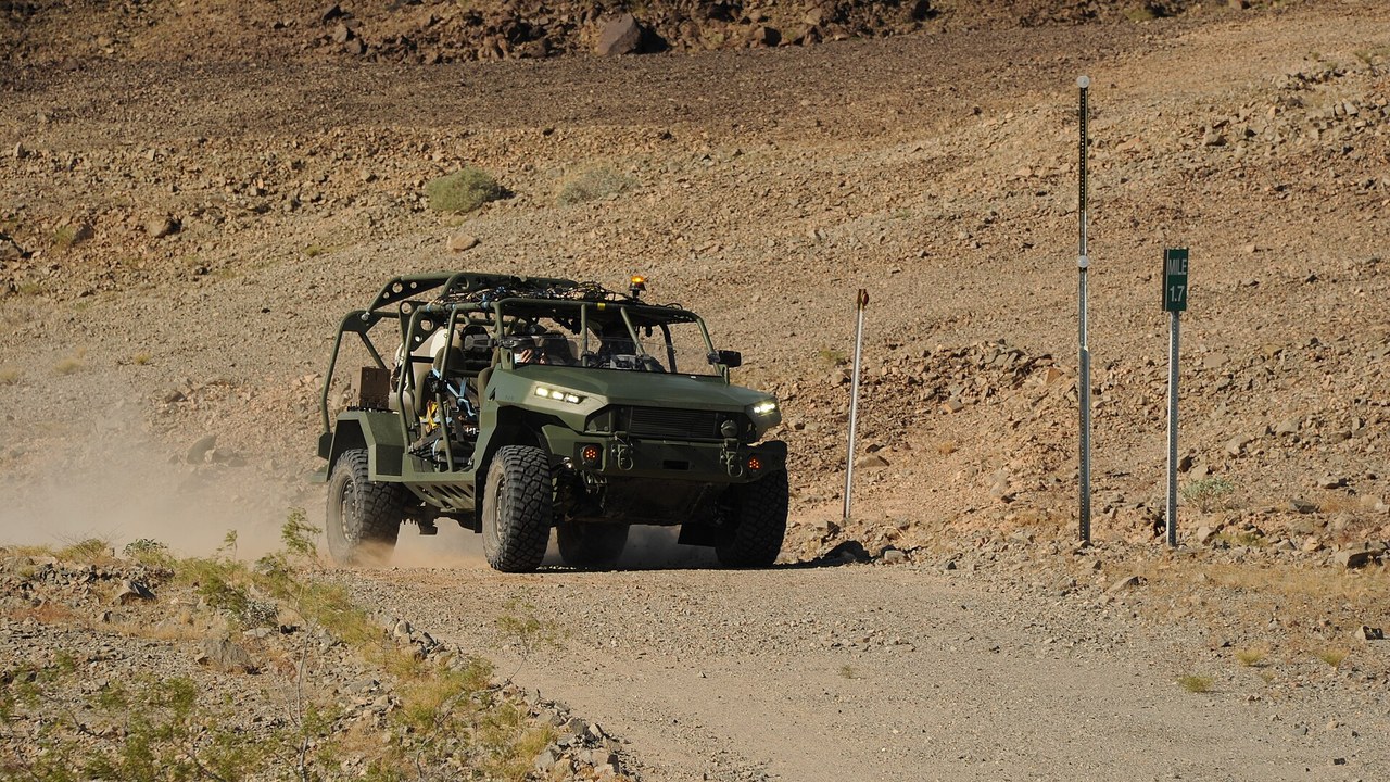 GM Defense built a driverless, cab-less army-green concept on the ...