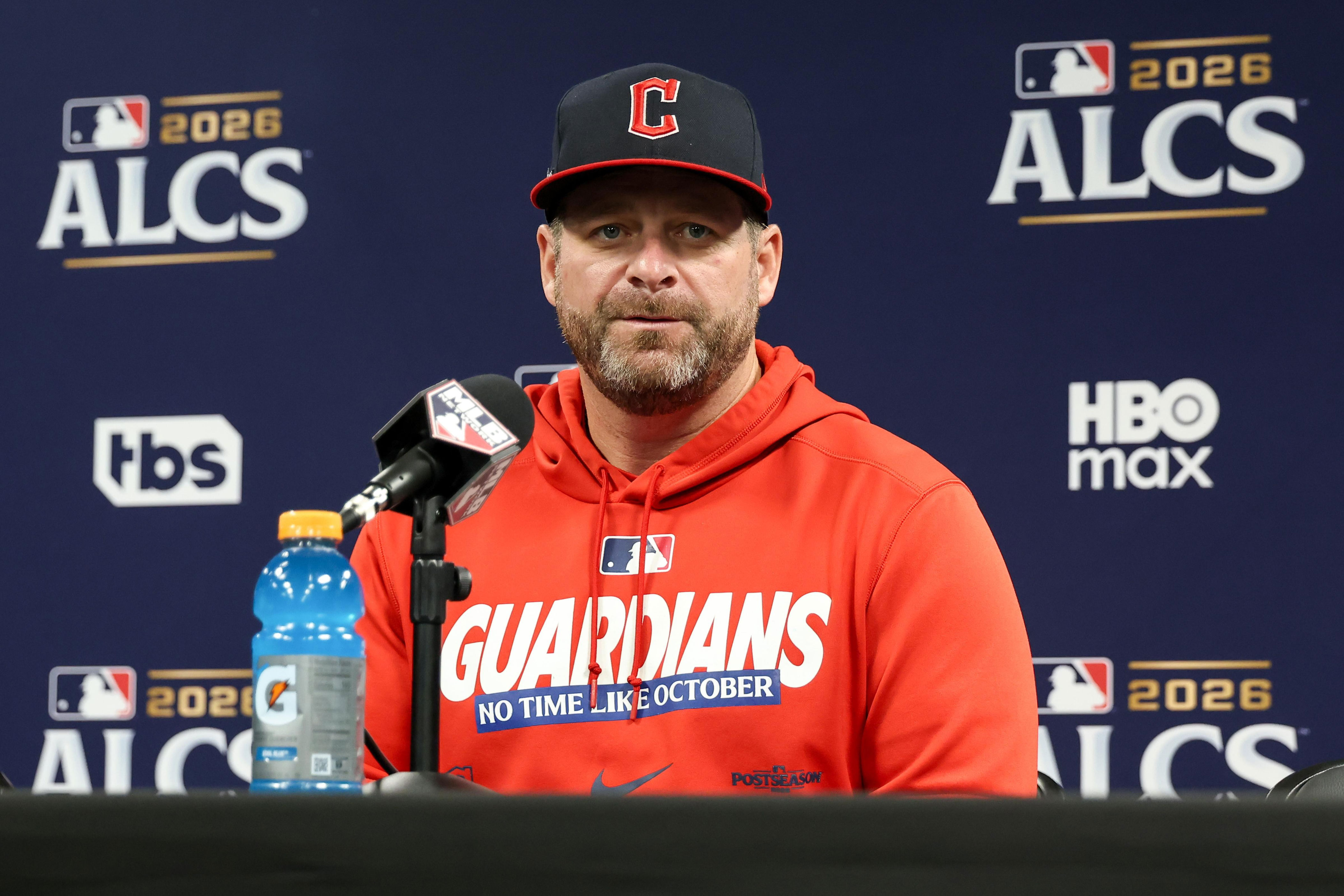 Stephen Vogt to remain manager of Guardians