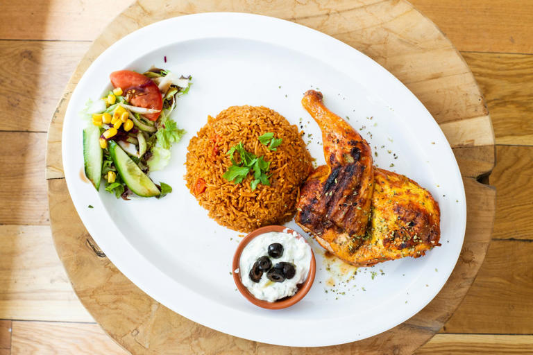 Inside an NFL kitchen: How team chefs keep players fueled all season ...