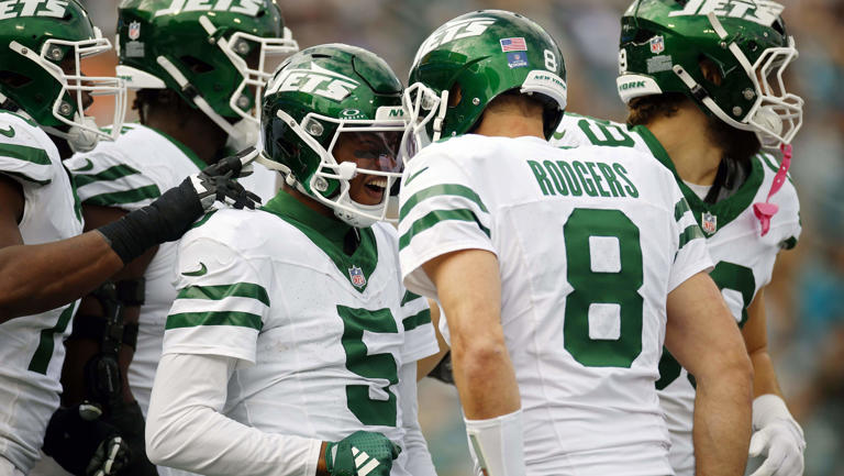 Steelers-Jets blockbuster trade idea reunites Aaron Rodgers with $130M WR