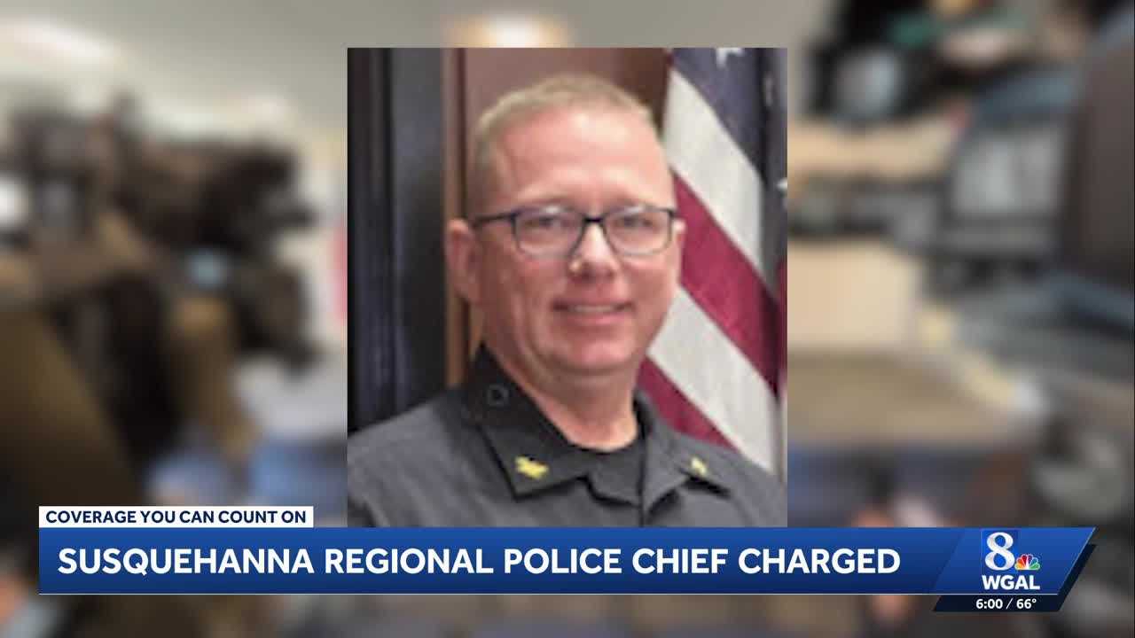 Police chief accused of faking work hours | Charged with theft