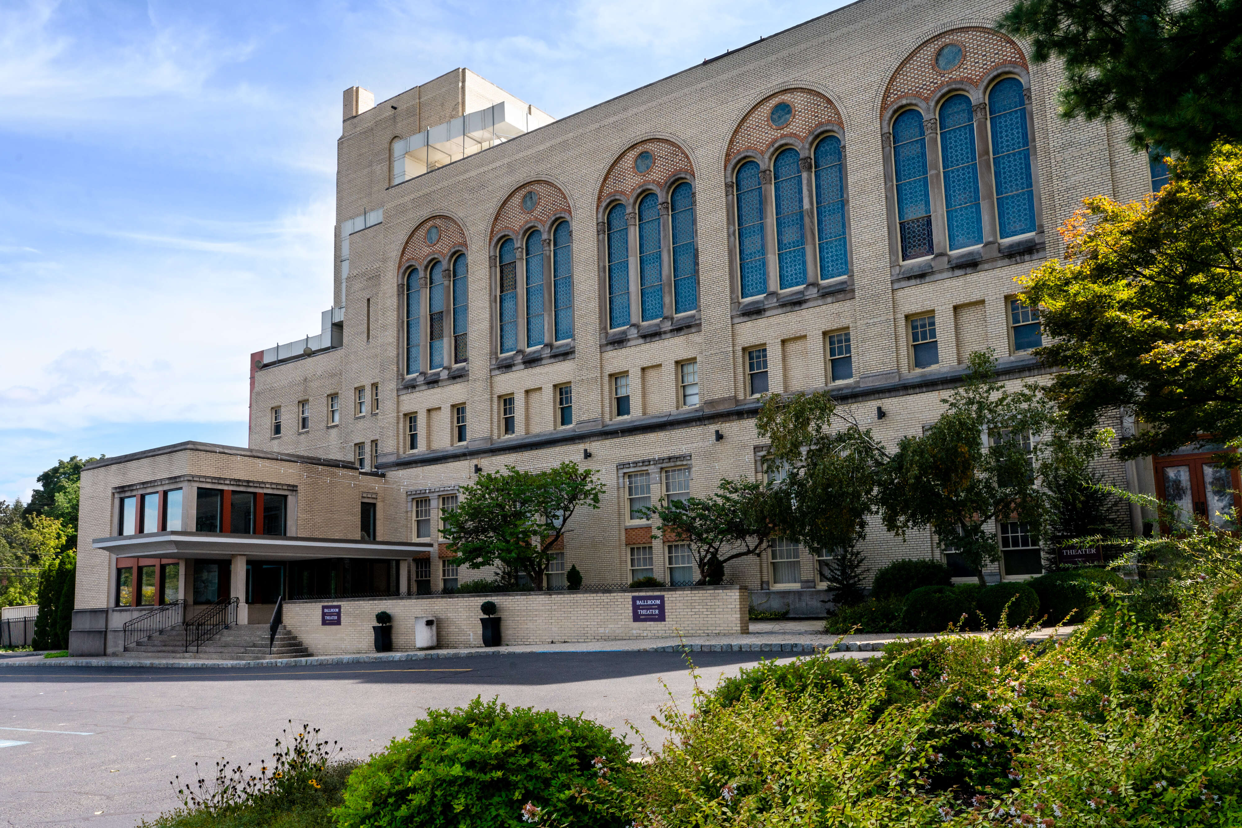 Collingswood residents have questions about a historic theater. Answers ...