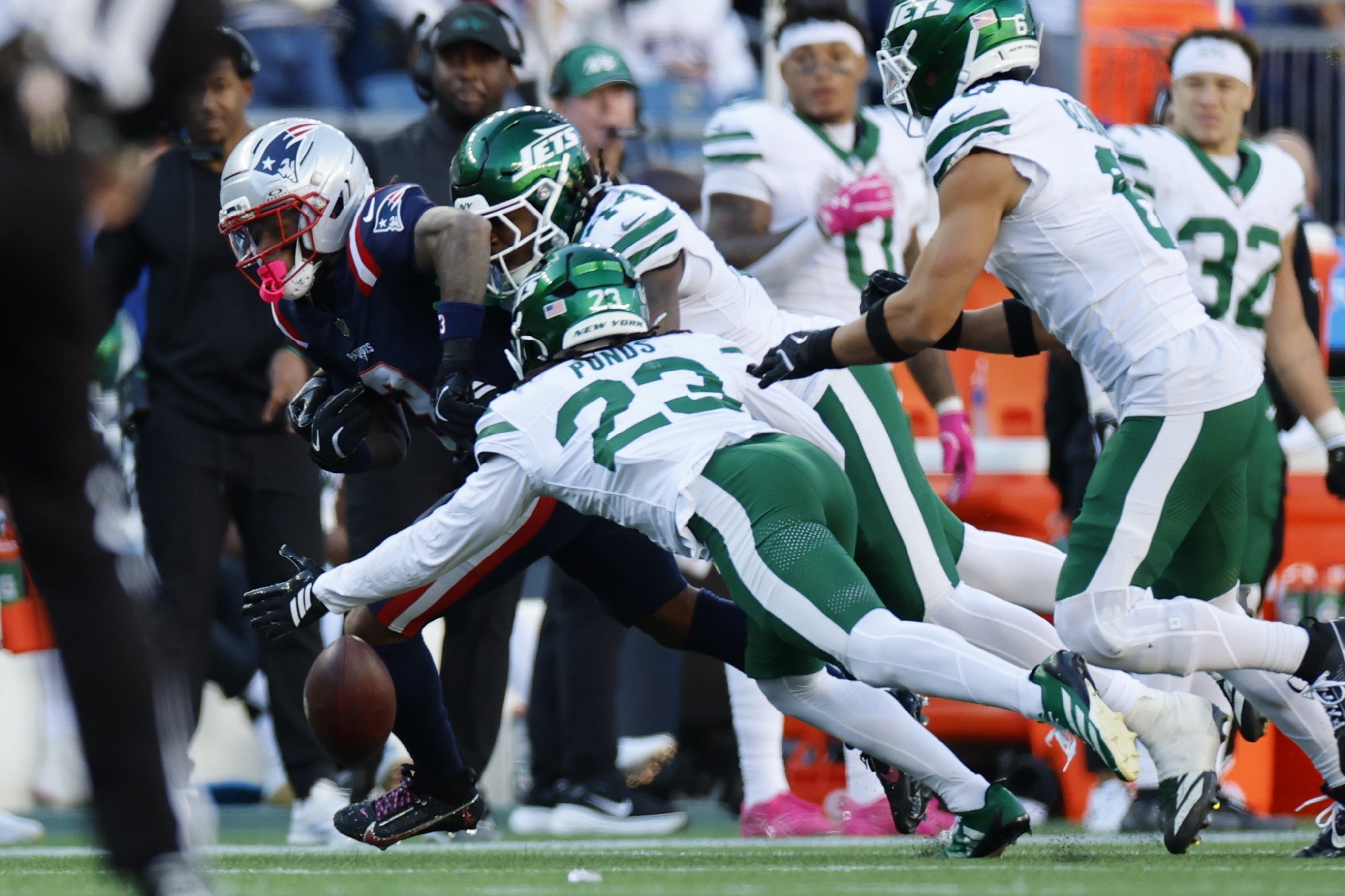 Jets defense is winning turnover battle despite lack of interceptions