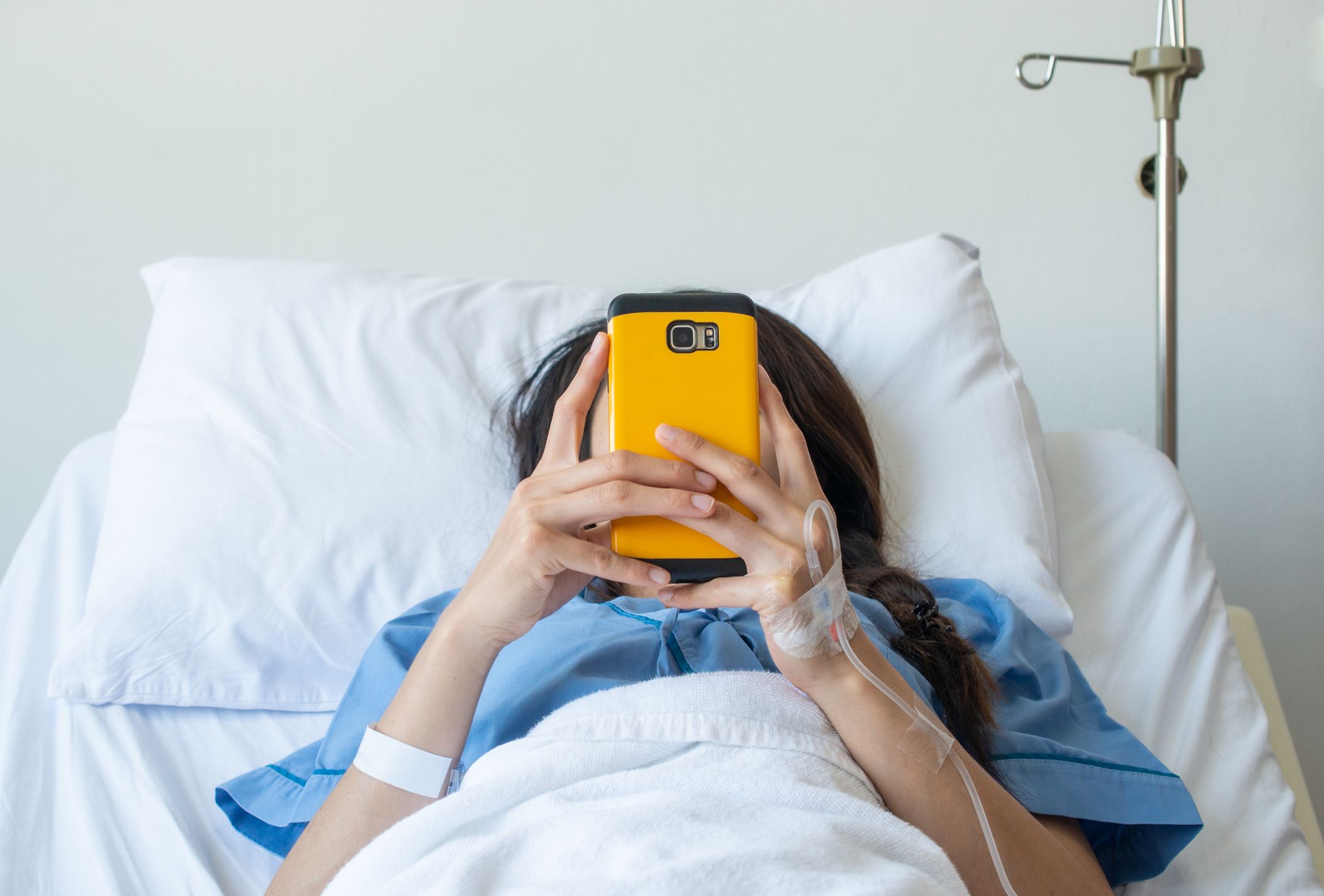 AI tool predicts cancer survival by analyzing a patient's selfie