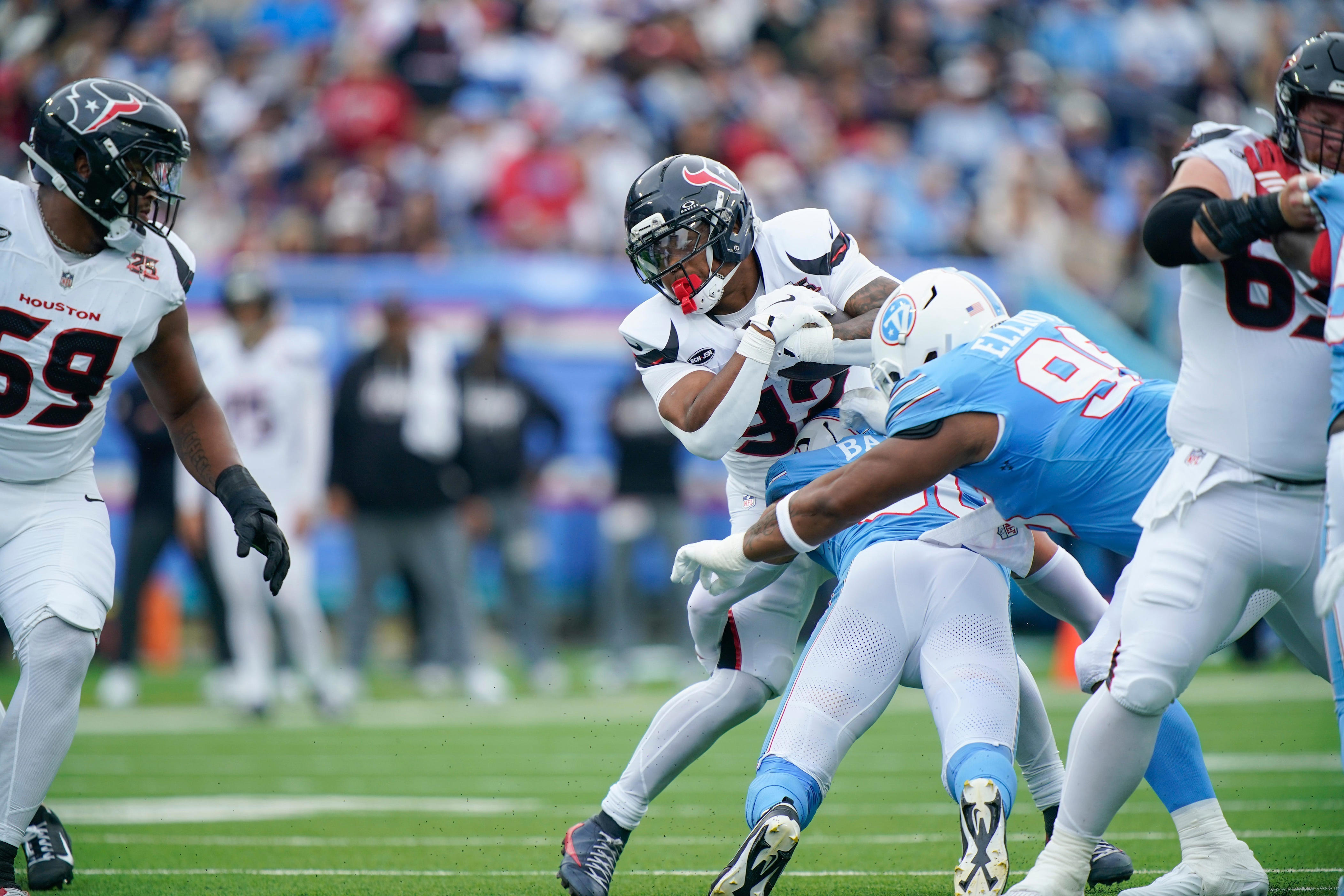 David Montgomery remains sidelined Thursday
