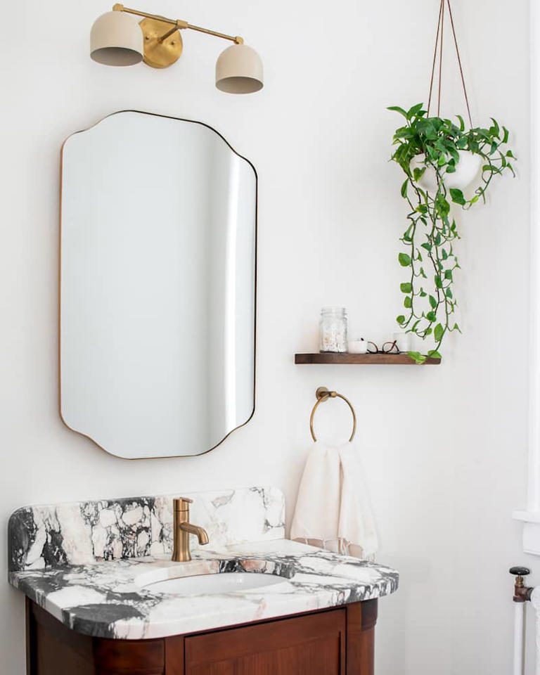 They wanted a tiny bathroom to look vintage (and nailed it!)