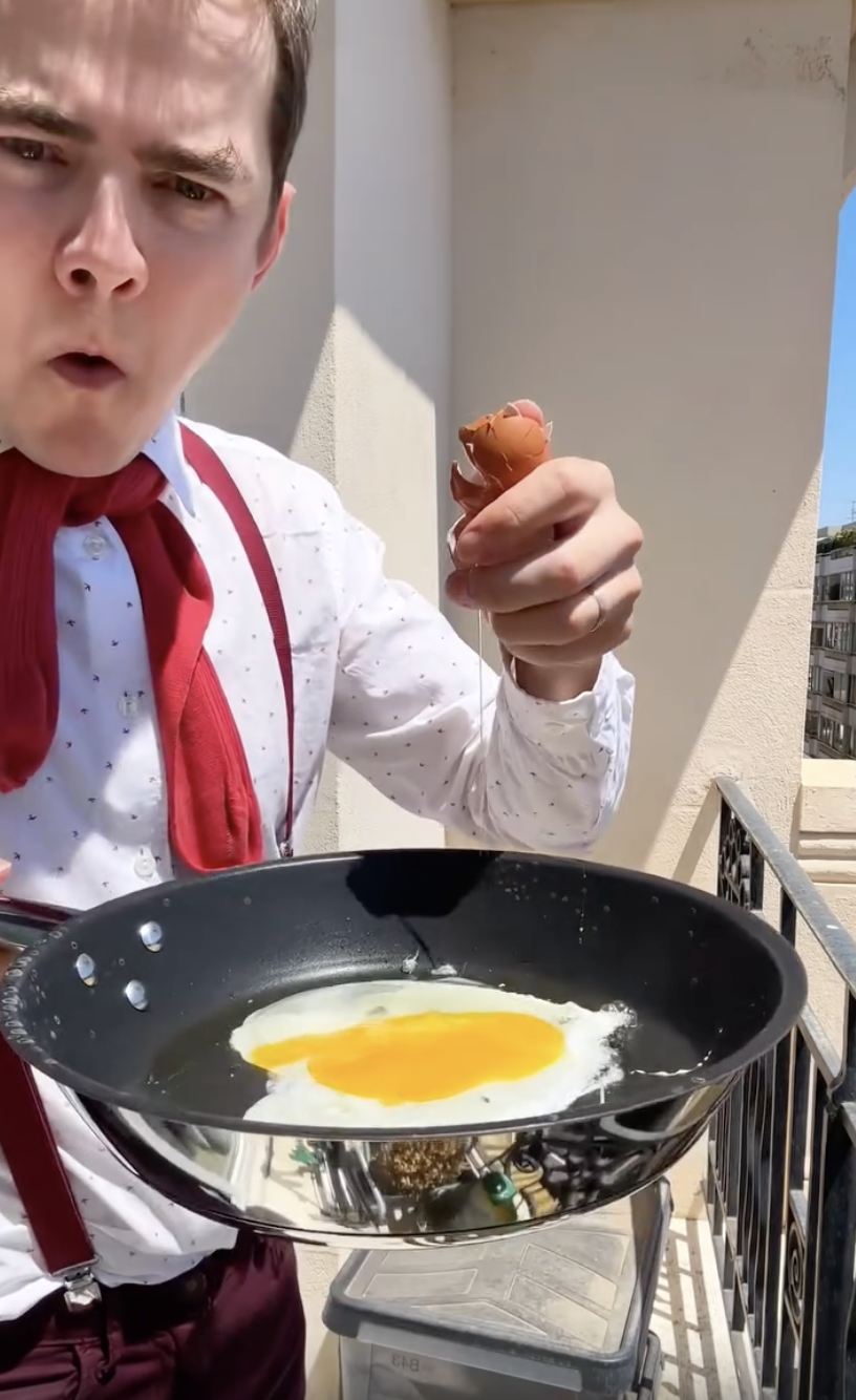 How to cook scrambled eggs in the heat?