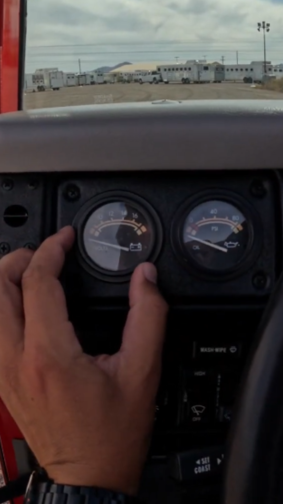What sets the 1995 AM General Hummer H1 cabin apart