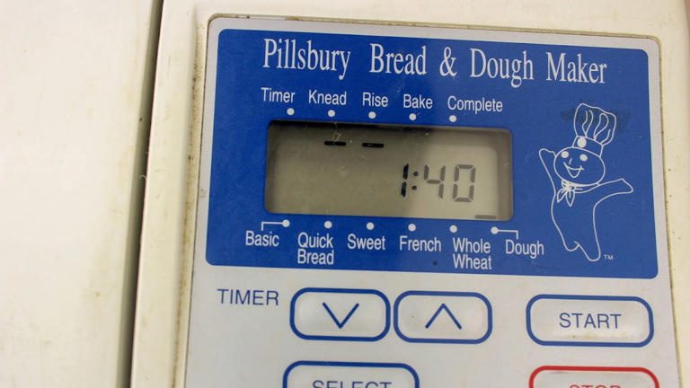 Making yeast rolls in the bread maker couldn't be easier - modernized ...
