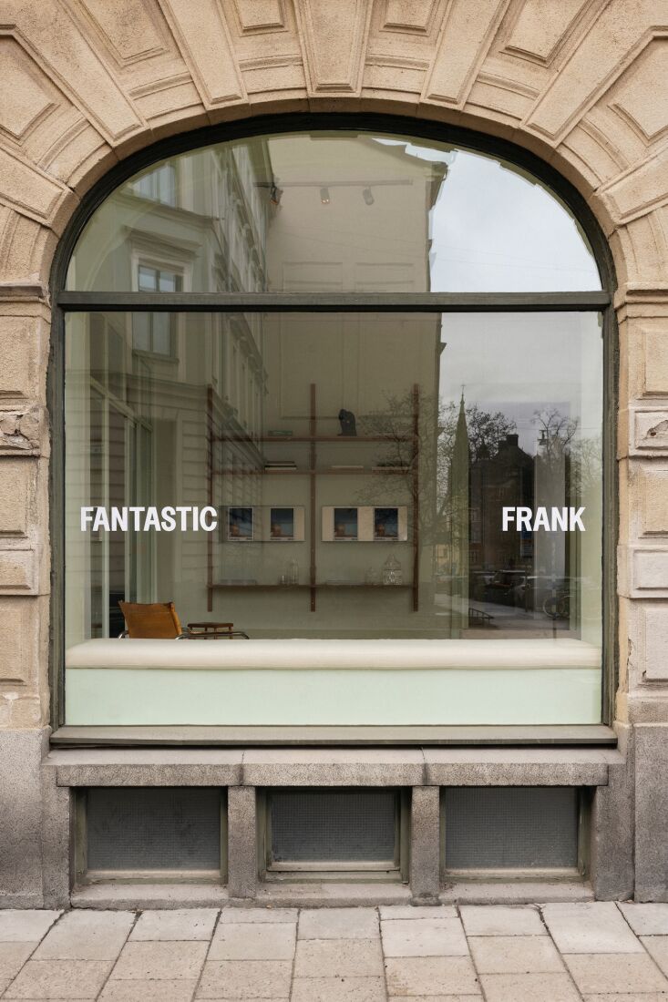 A continuous green thread: The new Fantastic Frank headquarters in ...