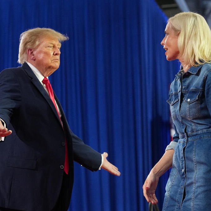 Trump focuses on farmers in Iowa visit, as GOP struggles on fertile ground