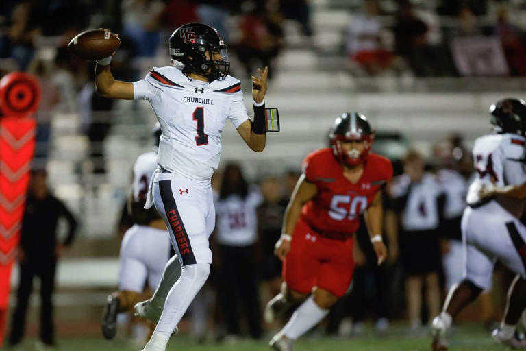 Quarterback Jayden Garcia leads Churchill over LEE to keep playoff ...