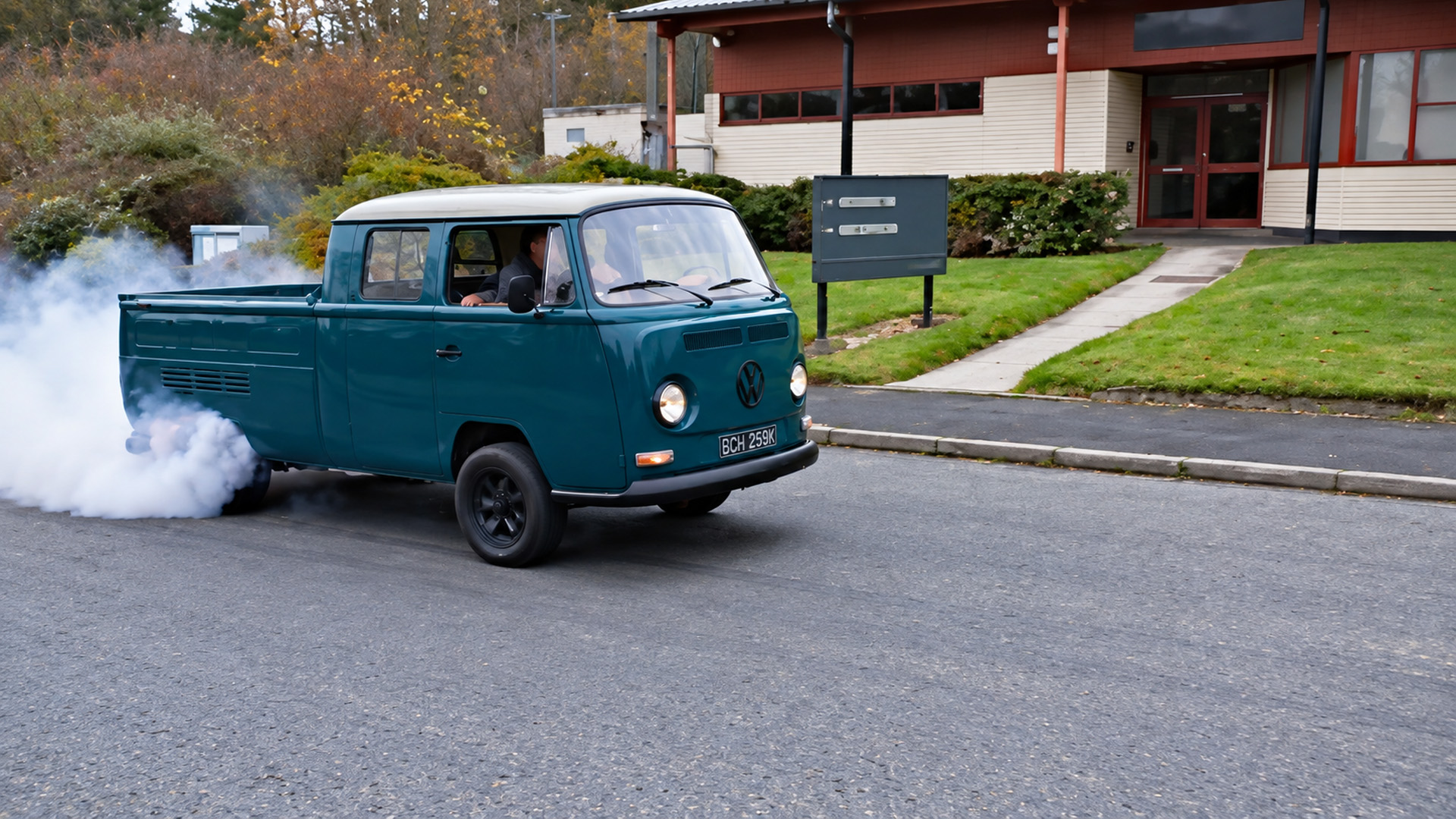 This classic VW packs around 450 HP of Tesla power