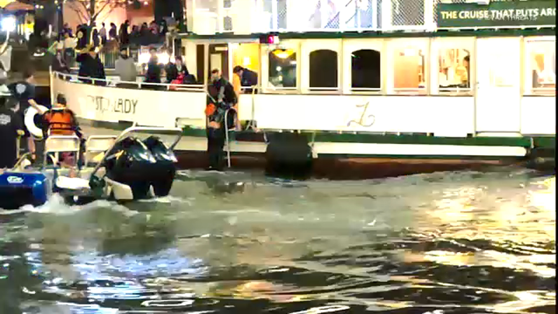 Person hospitalized after being pulled from Chicago River downtown: CFD ...