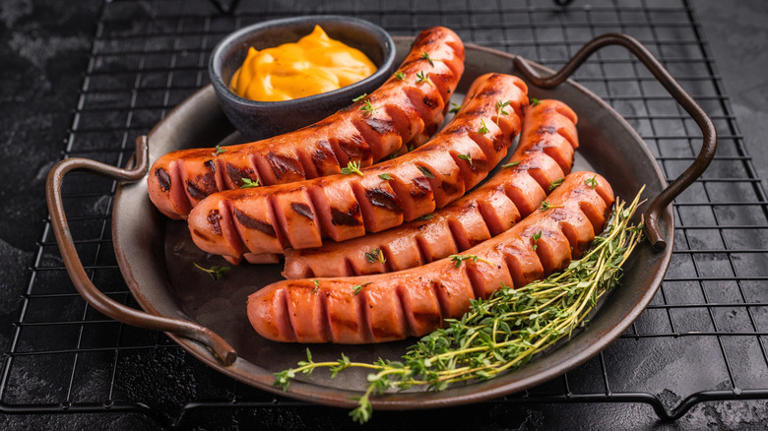 8 meaty additions that turn grilled cheese sandwiches into a hearty meal