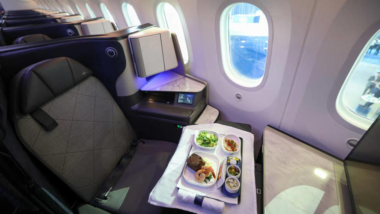 United Airlines drops a strict mileage rule for economy meals