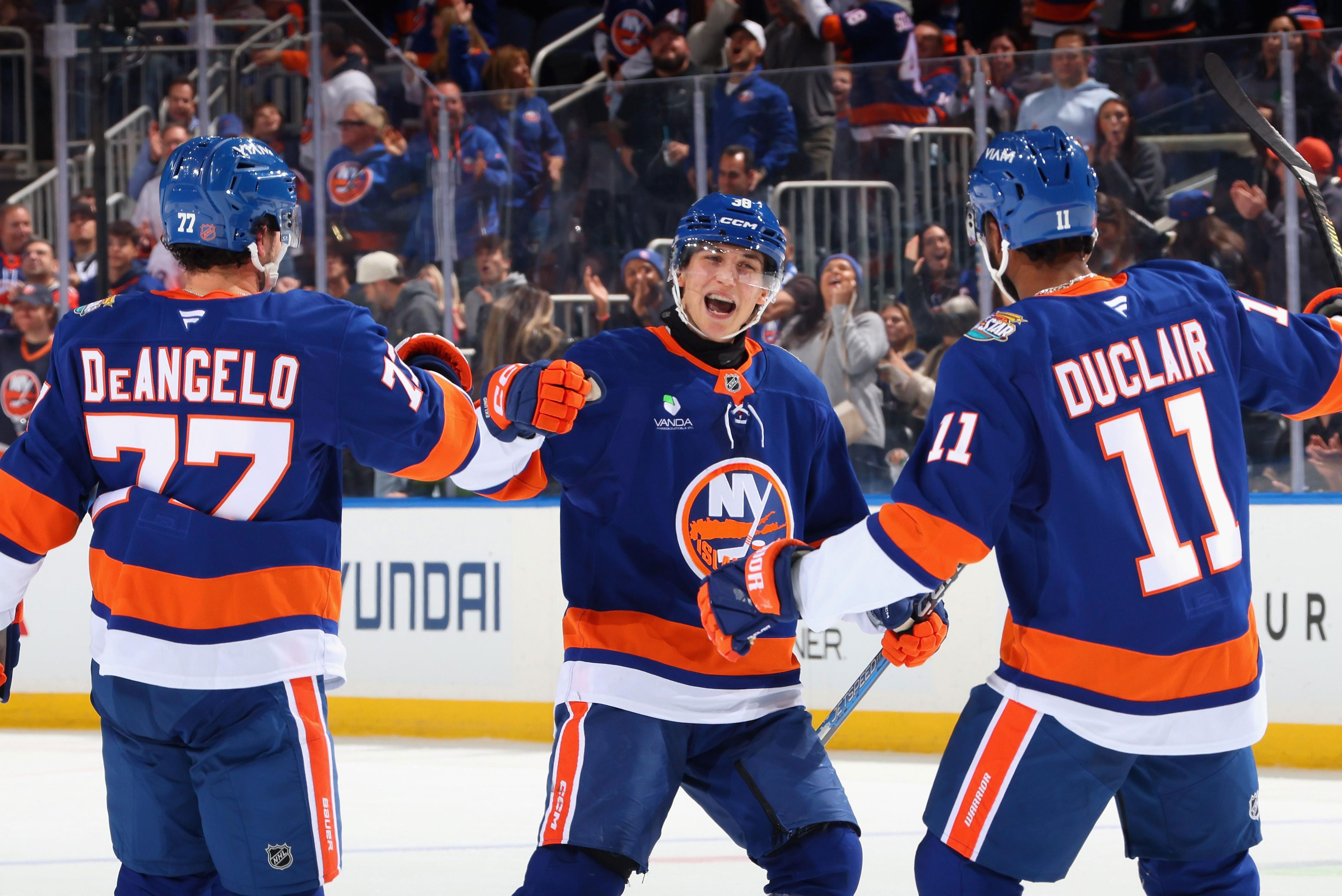 Kings 3, Islanders 2 (OT): Isles rally but Clarke scores winner