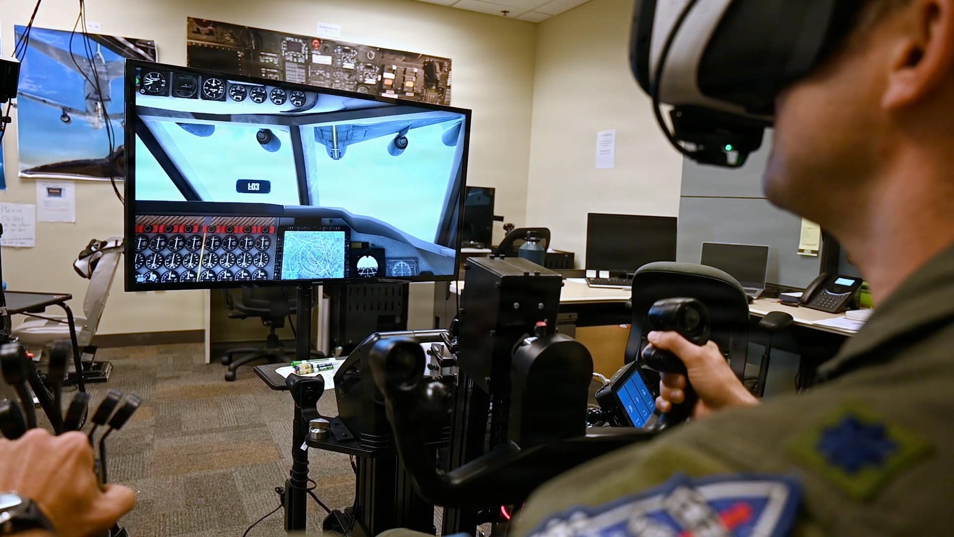 US Air Force uses virtual reality to improve B-52 air refueling training