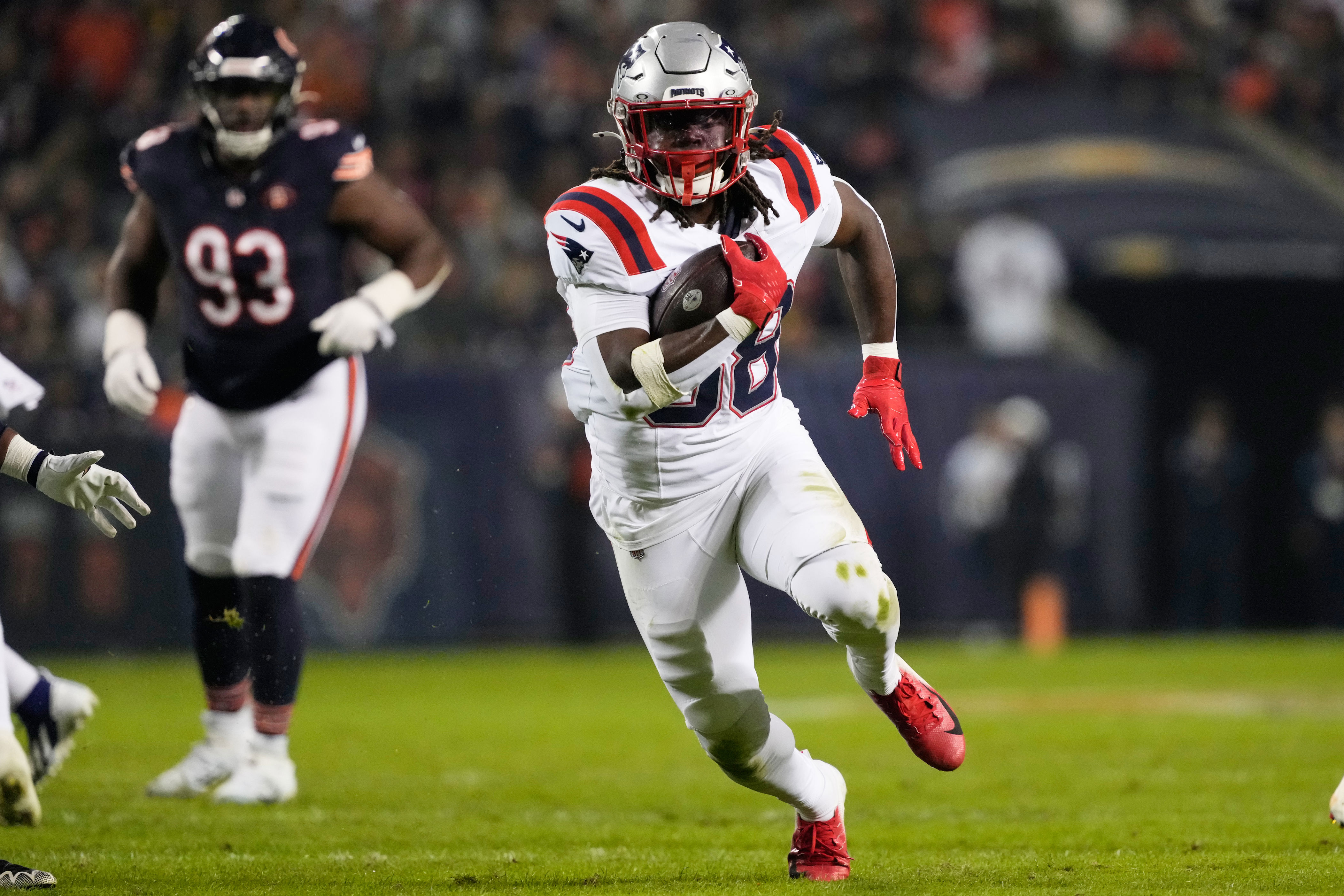 Patriots close first half of 'Thursday Night Football' with Rhamondre ...