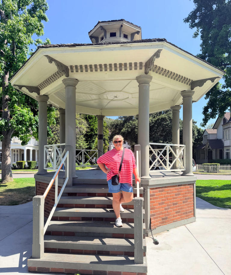 Warner Bros. Studio Tour Hollywood: A behind-the-scenes look every ...