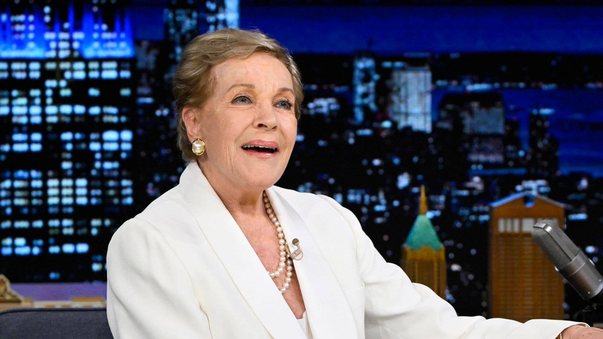 Julie Andrews, 91, makes exceptionally rare public appearance in new ...