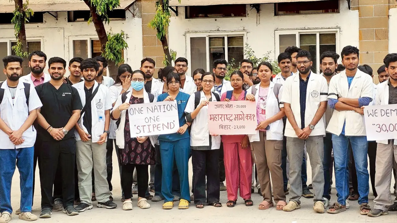 Maharashtra: MBBS interns demand stipend hike from Rs 18,000 to Rs 30,000