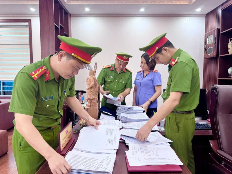 Chi tiết vụ cả bí thư, chủ tịch một xã ở Phú Thọ bị khởi tố, bắt tạm giam