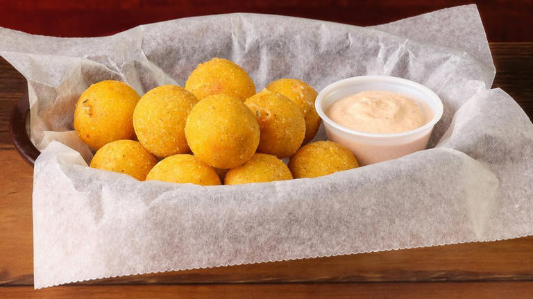 Crafty cook makes cheese dip inspired by Texas Roadhouse's rattlesnake ...