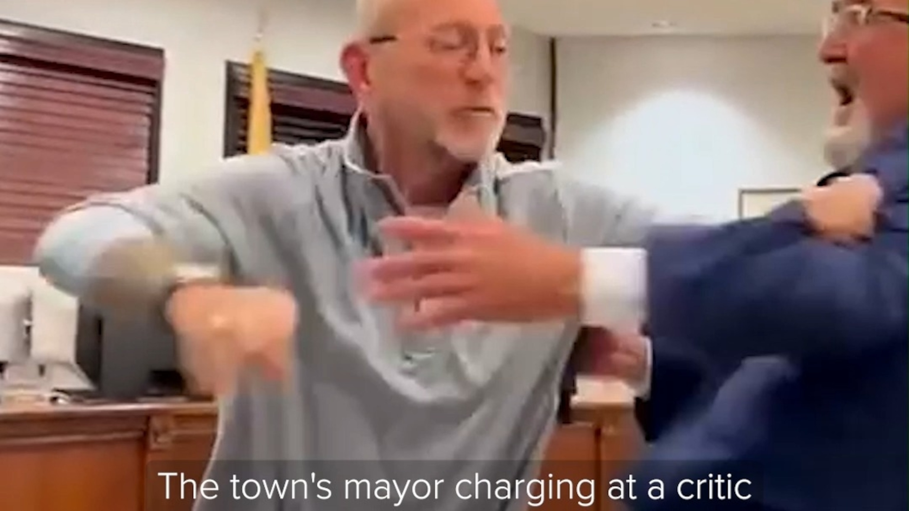 New Jersey mayor charges at critic during town hall