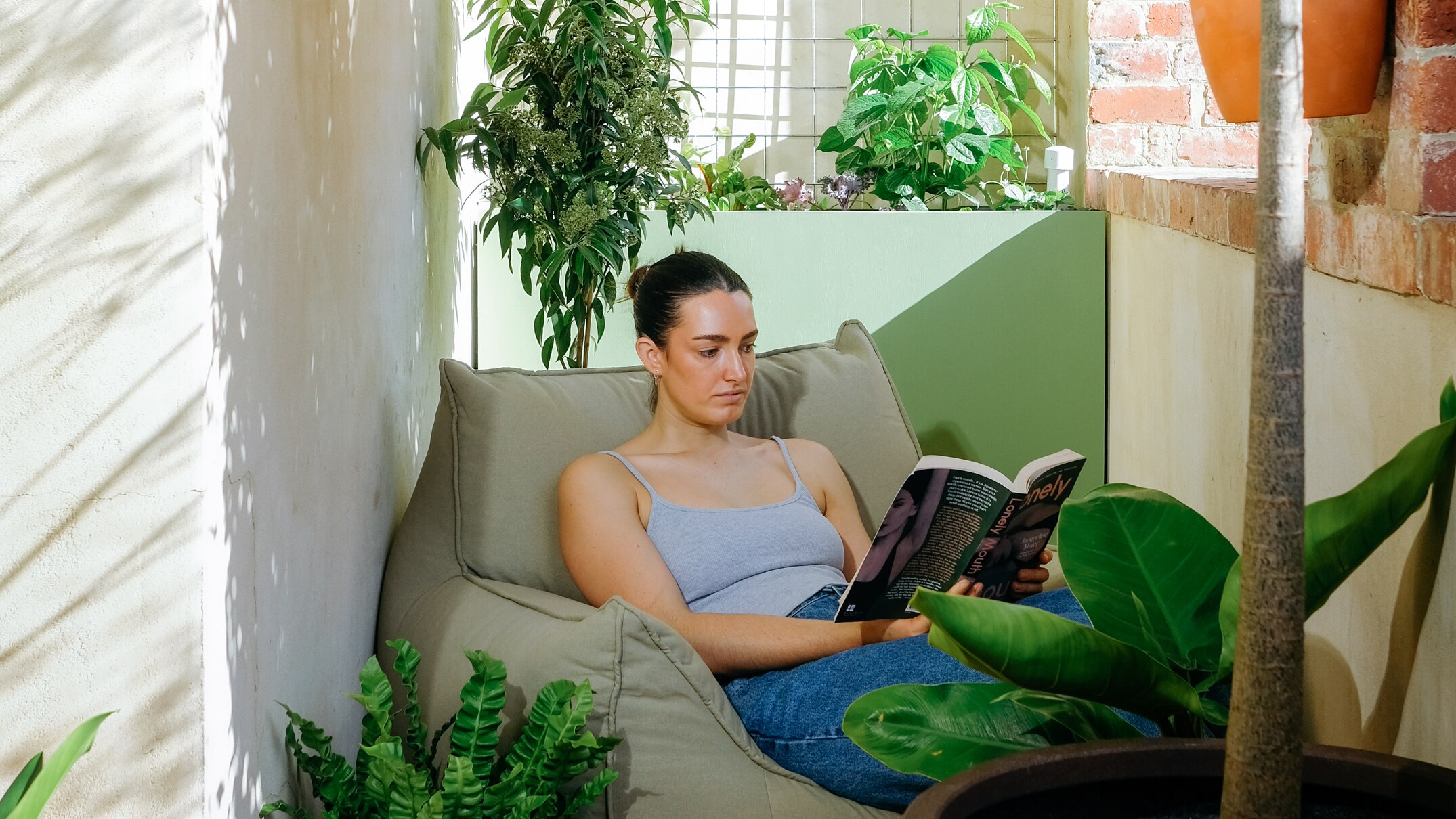 Transforming an underused balcony into zones for living