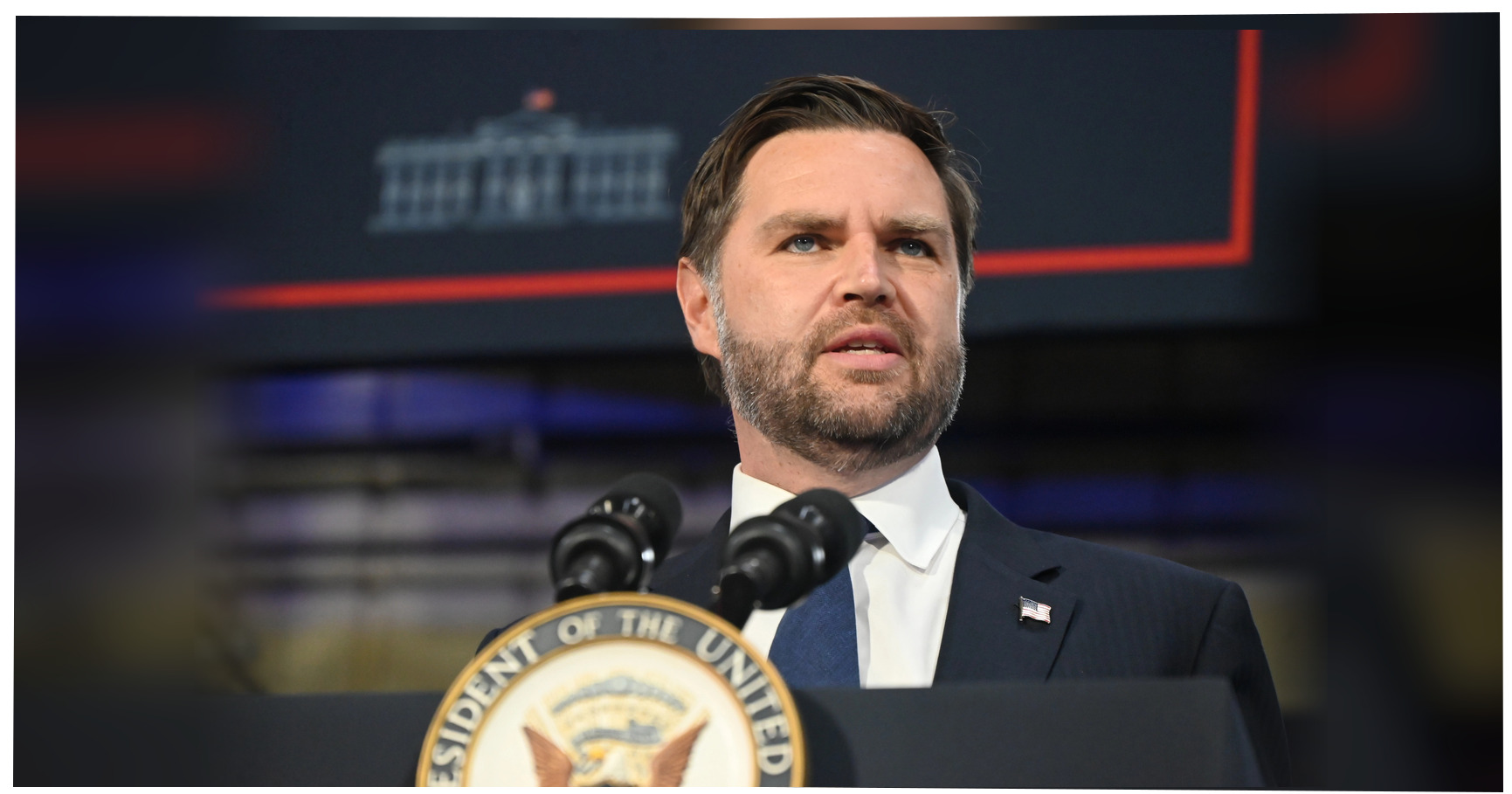 JD Vance paused his Nebraska rally, walked into the crowd, and led a prayer