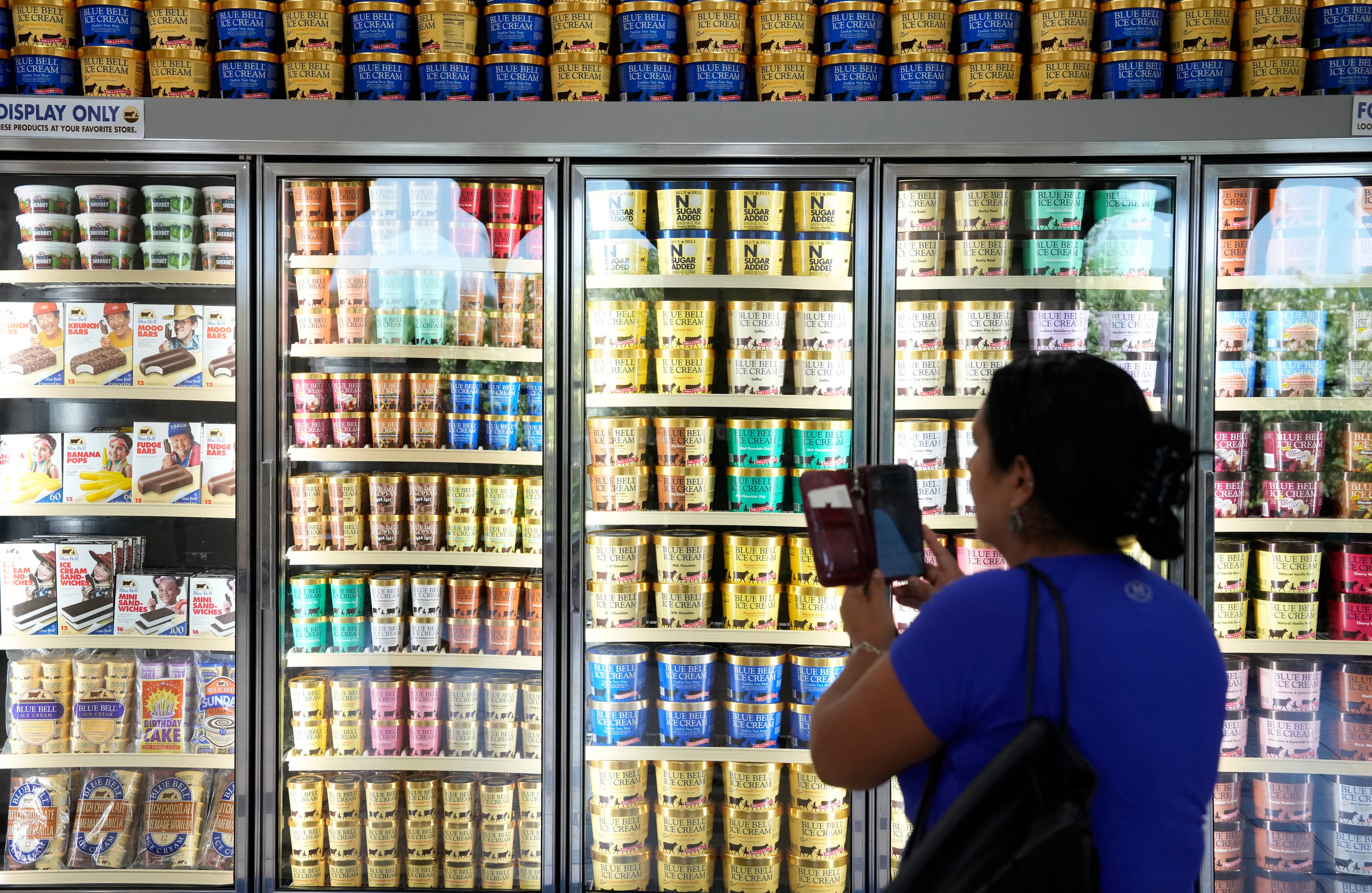 Blue Bell just brought back a fan-favorite holiday flavor packed with 3 ...