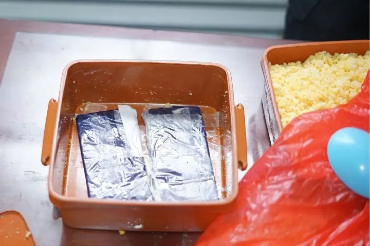 Tiga ponsel disembunyikan di nasi jagung, penyelundupan ke Lapas Porong ...