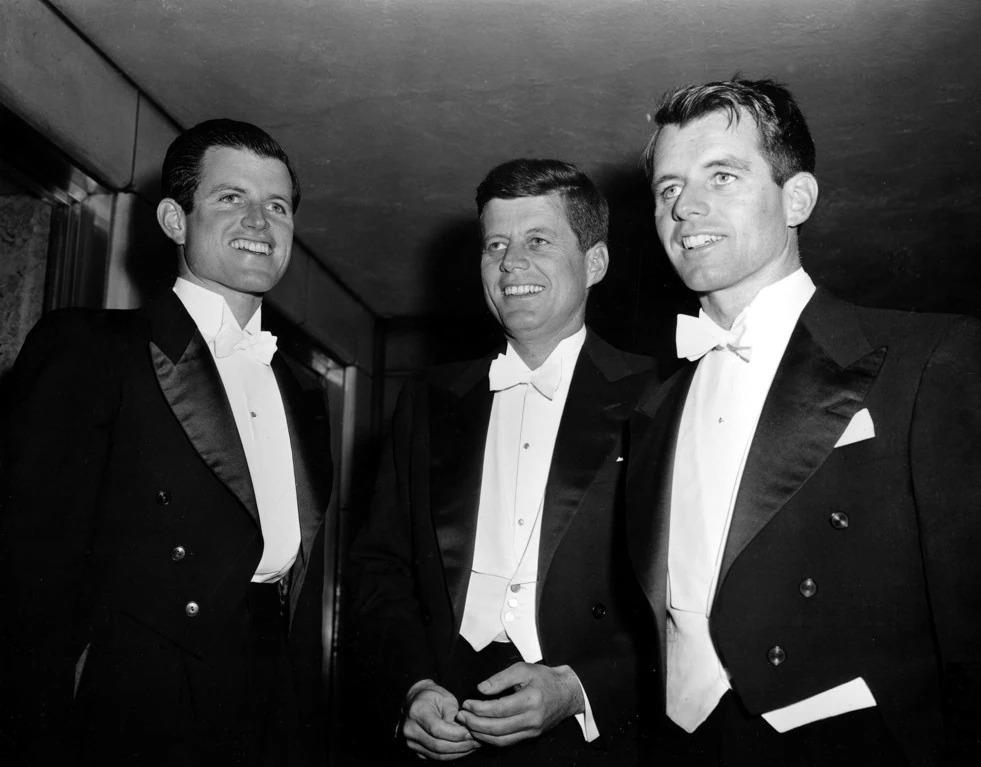 Bê bối khiến người nhà Kennedy băn khoăn về lời nguyền gia tộc