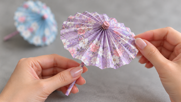 How to make mini umbrellas using paper