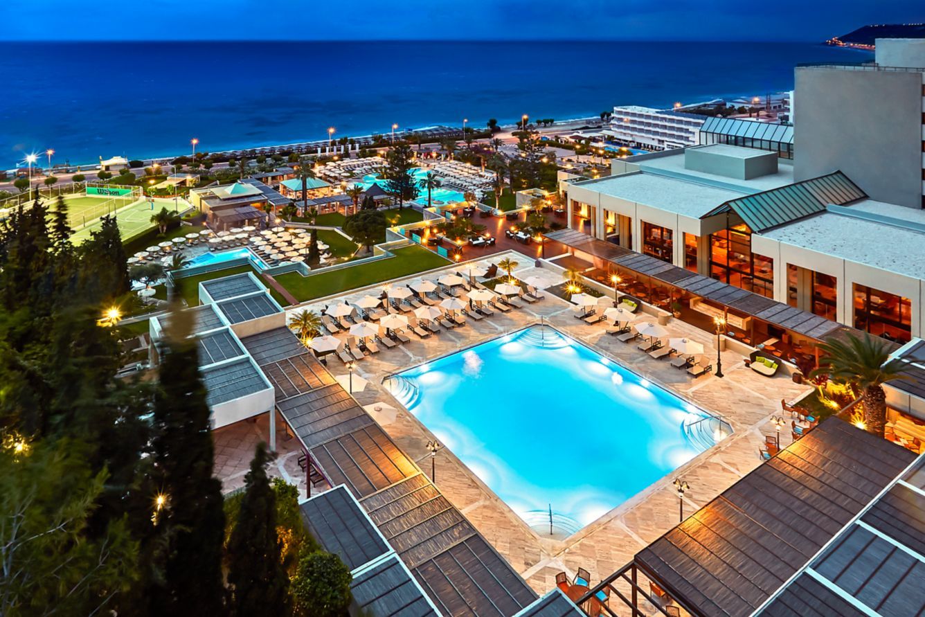 Akti Hotels: Η εξαγορά του Sheraton από τον Κούτρα και η επόμενη μέρα ...