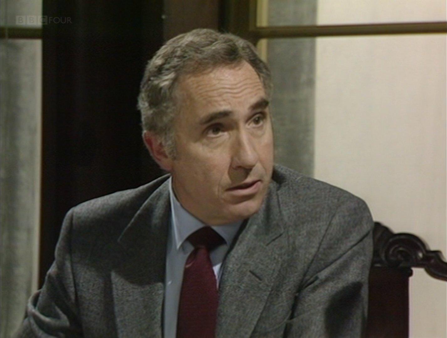It’s time John Swinney listened to Sir Humphrey o n local government ...
