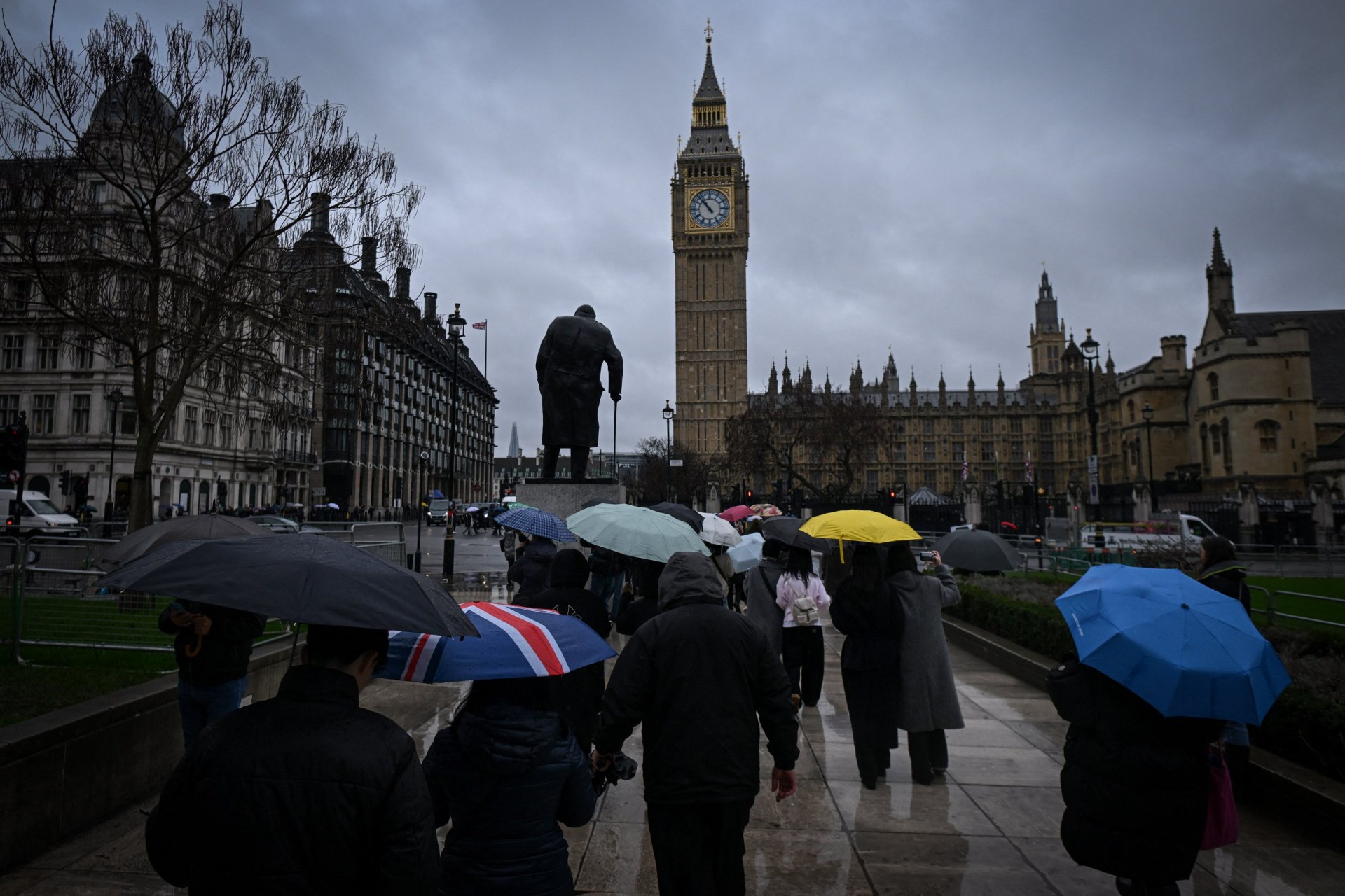 Brits urged to be ready for emergencies triggered by weather and cyber ...