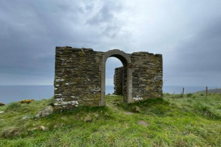 Quirky 'pleasure house' plan on Devon coast path