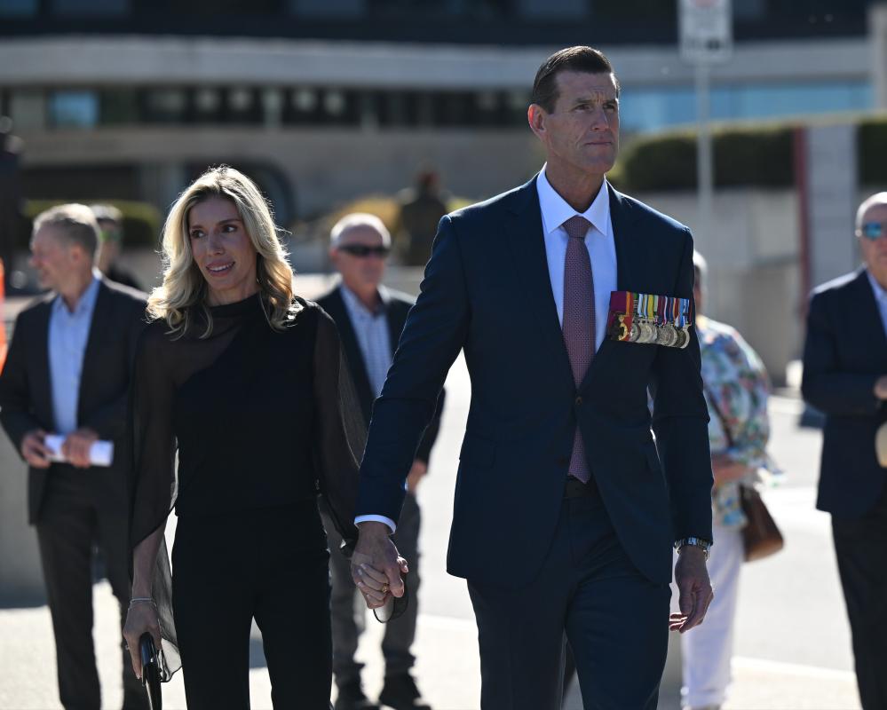 2GB touts 'Ben Roberts-Smith day' as Fordham interviews alleged war criminal