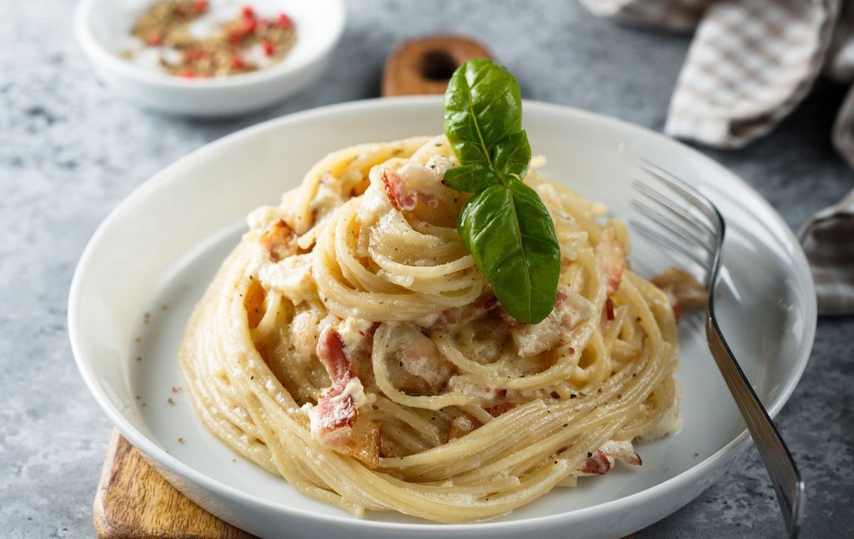 Spaghetti carbonara ohne Ei: Cremiger Pasta-Genuss in nur 20 Minuten