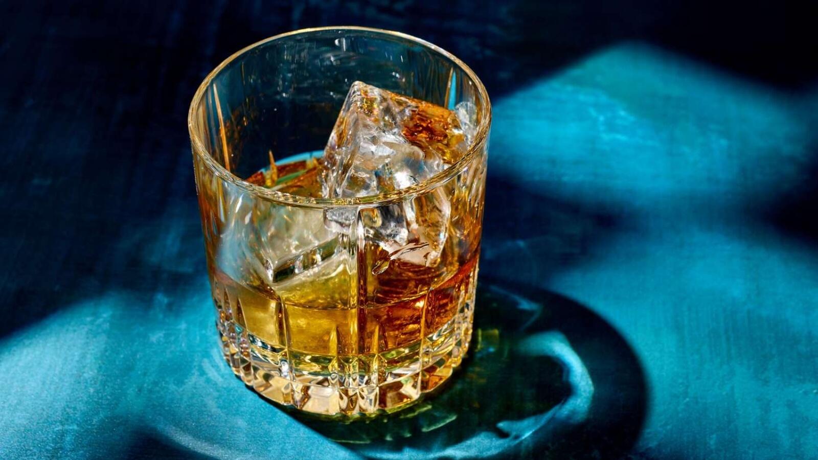 Scotch whisky पर घटी इंपोर्ट ड्यूटी, भारतीय ग्राहकों को कितना होगा ...