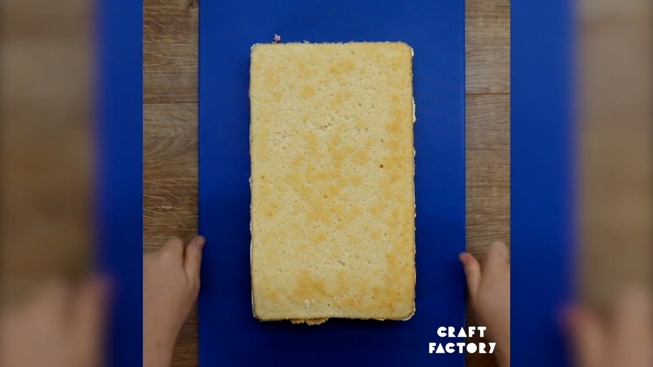 How to make a fun Olaf cake - Craft Factory (2024)